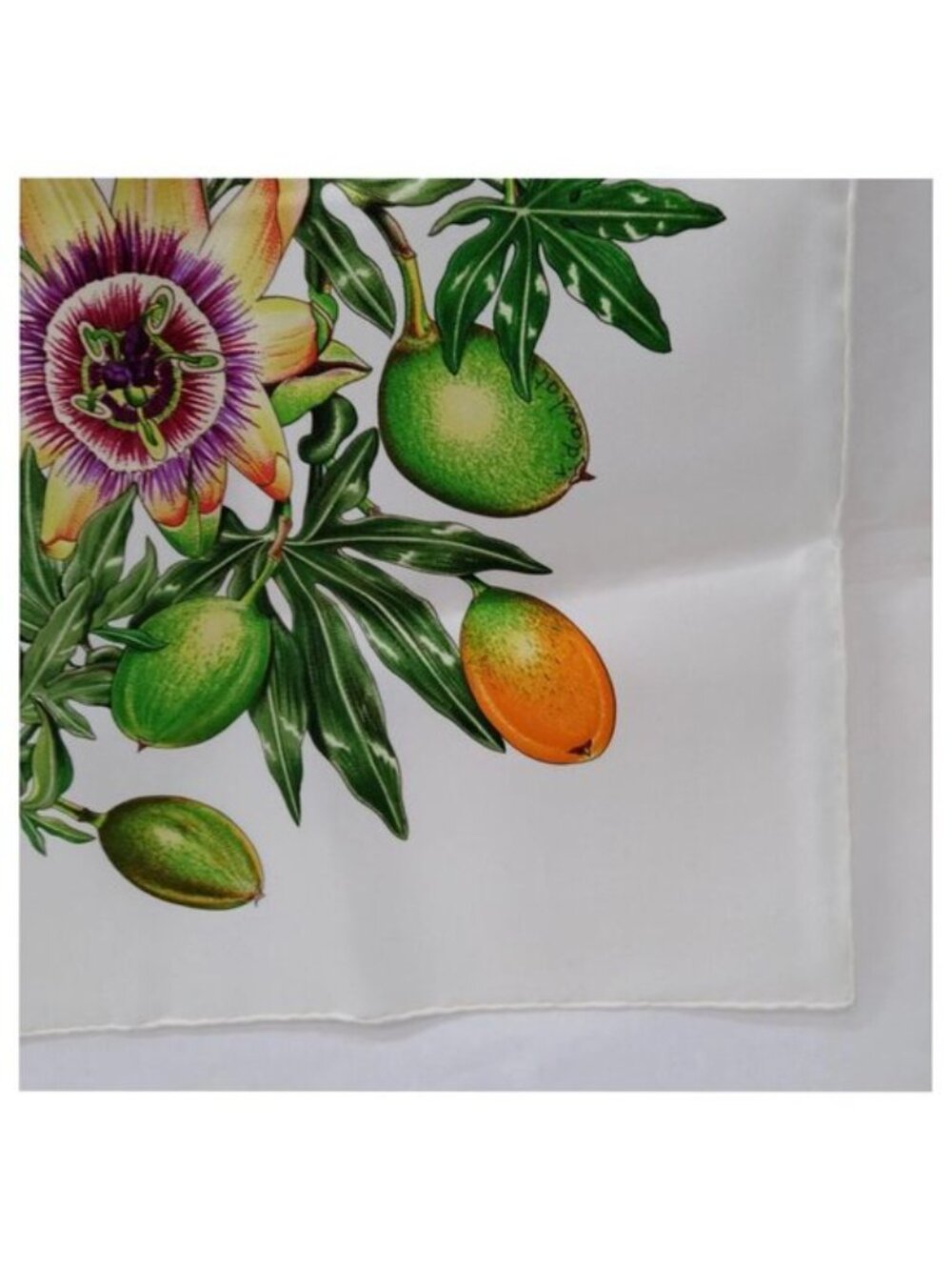 Hermes Carré 90 Silk Scarf Passiflores Floral - Picture 5 of 10
